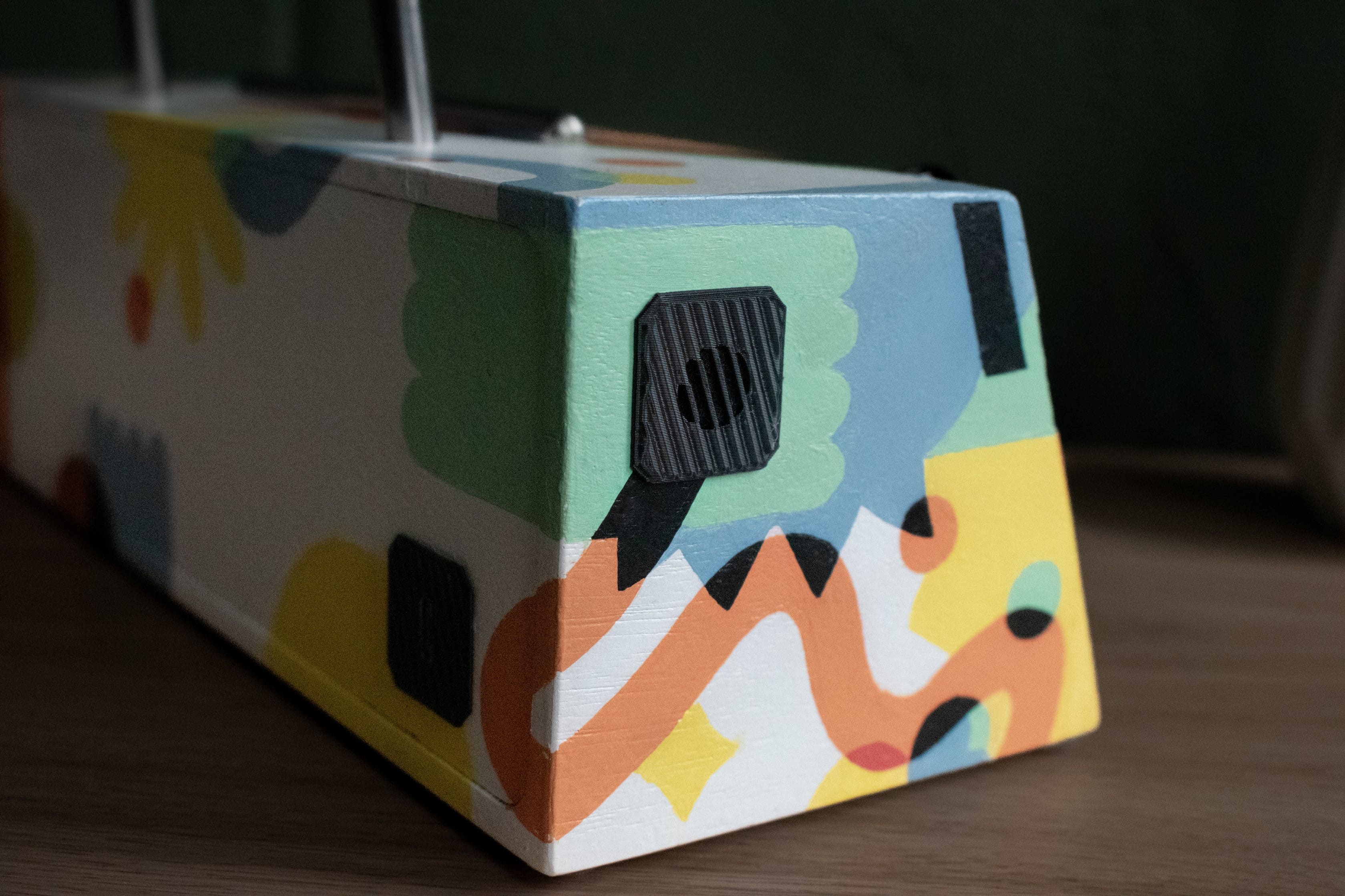 PETRU × MIINTSII: Smart Vinyl Record Stand 1 of 1
