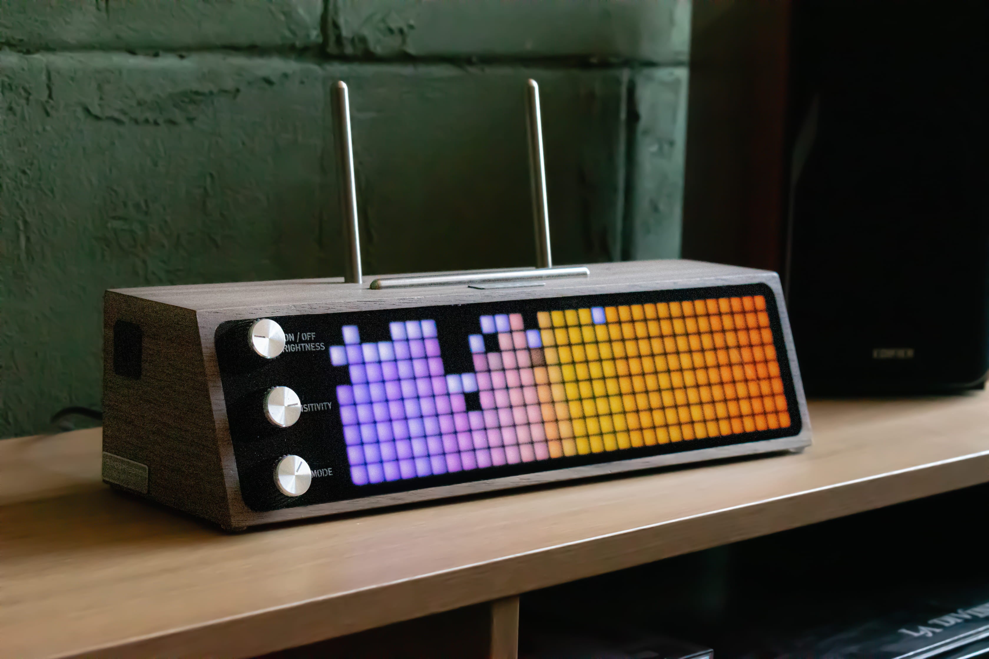 Now Playing Vinyl Stands & Audio Visualizers | PETRU