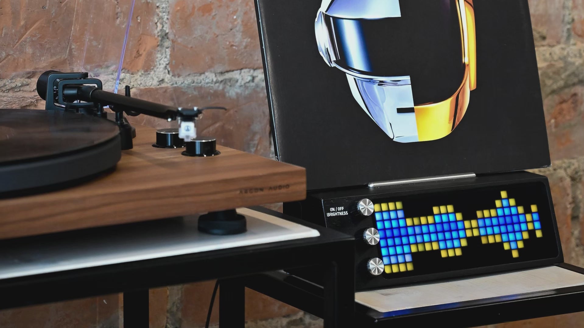 PETRU | Now Playing Stands & Audio Visualizers
